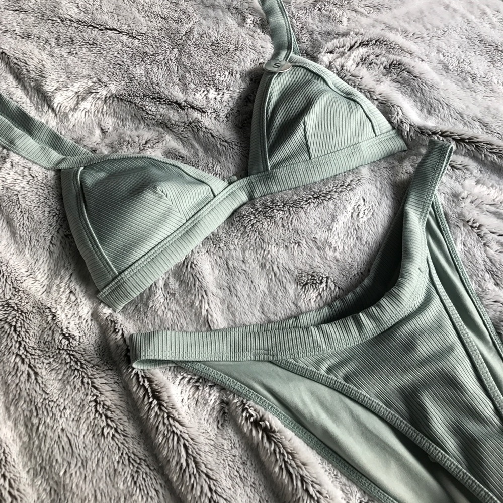 Cute sea foam bikini 🌺